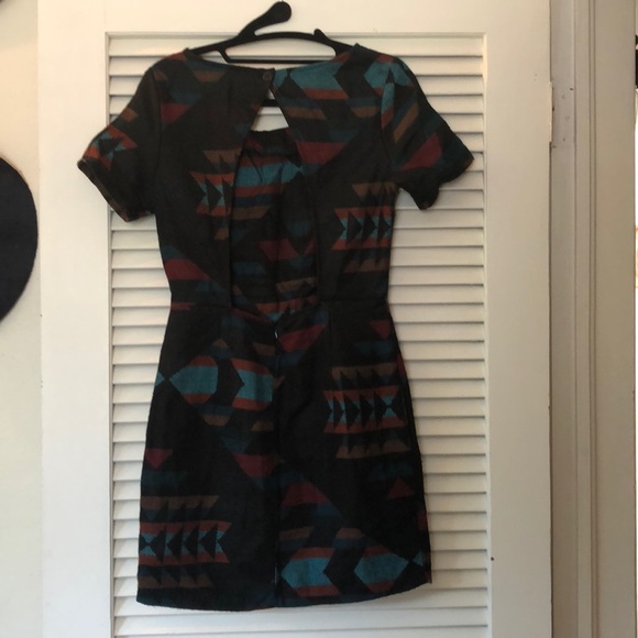 Peppermint Aztec keyhole dress - Picture 3 of 3